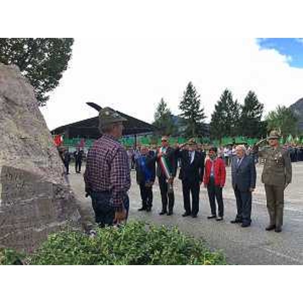 Paolo Urbani (Sindaco Gemona), Debora Serracchiani (Presidente Regione Friuli Venezia Giulia) e Giuseppe Zamberletti alle celebrazioni in ricordo dei 29 alpini deceduti nel crollo della Caserma Goi Pantanali, per commemorare il quarantesimo anniversario del terremoto del Friuli - Gemona del Friuli 17/09/2016