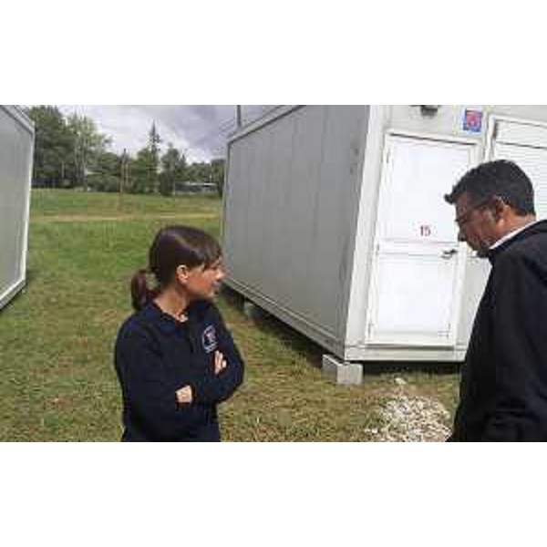 Debora Serracchiani (Presidente Regione Friuli Venezia Giulia) accanto ai moduli donati dalla Danieli S.p.A. di Buttrio agli agricoltori colpiti dal terremoto del 24 agosto - Amatrice (Rieti) 19/09/2016