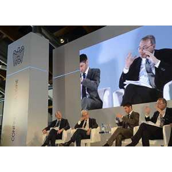 Vincenzo Boccia (Presidente Confindustria), Claudio De Vincenti (Sottosegretario Presidenza Consiglio Ministri), Matteo Tonon (Presidente Confindustria Udine) e Sergio Bolzonello (Vicepresidente Regione FVG e assessore Attività produttive, Turismo e Cooperazione) all'Assemblea generale di Confindustria Udine - Torreano di Martignacco 19/09/2016