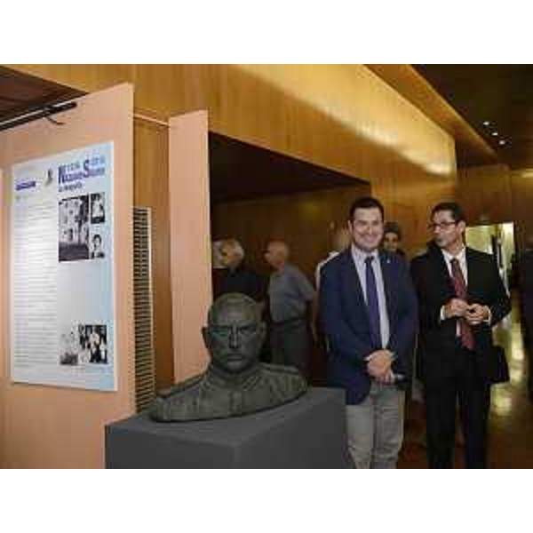 Franco Iacop (Presidente Consiglio regionale) e Massimiliano Lacota (Presidente Unione Istriani) all'inaugurazione della mostra su Nazario Sauro (Capodistria 20 settembre 1880- Pola 10 agosto 1916), patriota irredentista istriano insignito della Medaglia d'Oro al Valor militare, in Consiglio regionale - Trieste 20/09/2016