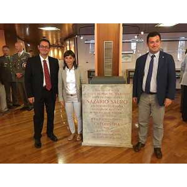 Massimiliano Lacota (Presidente Unione Istriani), Debora Serracchiani (Presidente Regione Friuli Venezia Giulia) e Franco Iacop (Presidente Consiglio regionale) all'inaugurazione della mostra su Nazario Sauro (Capodistria 20 settembre 1880- Pola 10 agosto 1916), patriota irredentista istriano insignito della Medaglia d'Oro al Valor militare, in Consiglio regionale - Trieste 20/09/2016