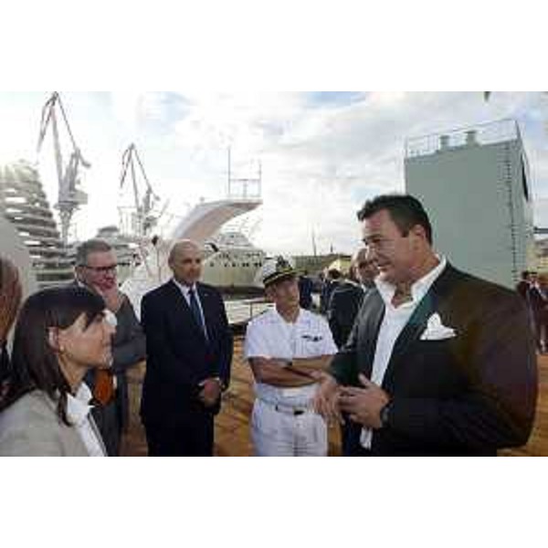 Debora Serracchiani (Presidente Regione Friuli Venezia Giulia) e Mauro Franco (Presidente Cartubi) all'inaugurazione della mega chiatta per il refitting di super yacht, alla Cartubi - Trieste 20/09/2016