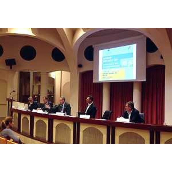 Emanuele Loperfido (Assessore Commercio Comune Pordenone), Mario Pezzetta (Presidente ANCI FVG), Sergio Bolzonello (Vicepresidente Regione FVG e assessore Attività produttive, Turismo e Cooperazione), Andrea Maestrello (Presidente Federazione italiana venditori ambulanti FVG) e Guido Fantini (Direttore generale Confcommercio FVG) - Pordenone 20/09/2016