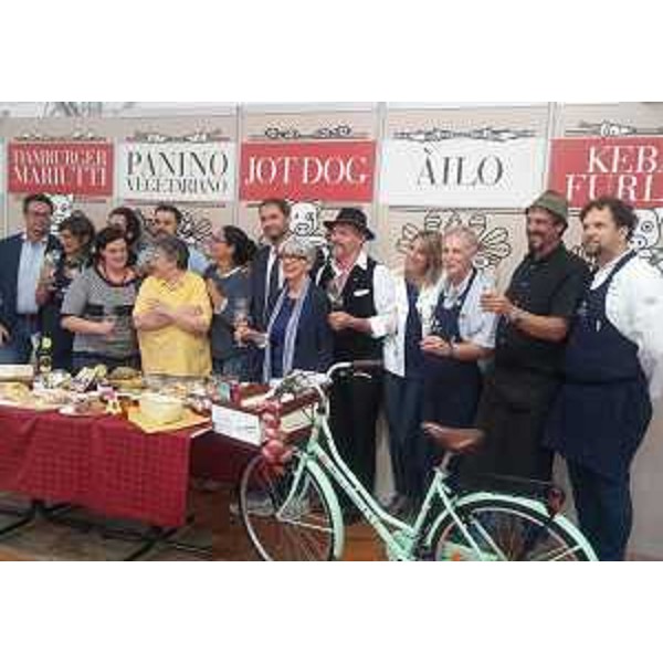 Cristiano Shaurli (Assessore regionale Risorse agricole e forestali) nello stand di ERSA e PromoTurismo FVG all'inaugurazione di "Terra Madre Salone del Gusto" - Torino 22/09/2016