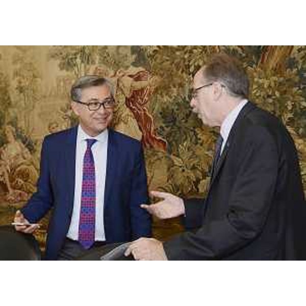 Gli assessori regionali Francesco Peroni (Finanze, Patrimonio, Coordinamento e Programmazione Politiche economiche e comunitarie) e Gianni Torrenti (Cultura, Sport e Solidarietà) durante la riunione della Giunta del Friuli Venezia Giulia - Trieste 23/09/2016