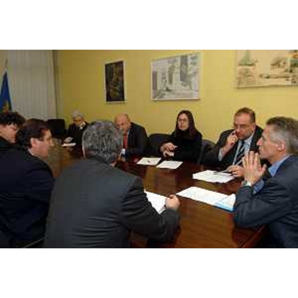 Riccardo Illy (Presidente Regione Friuli Venezia Giulia) con i vertici AGEMONT (Udine, 13/01/06)