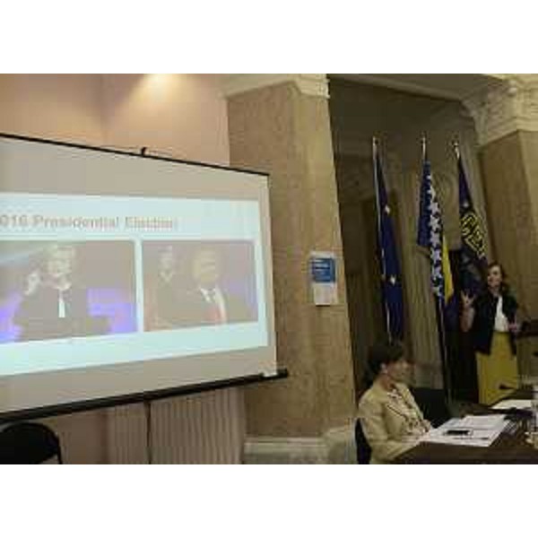 Debora Serracchiani (Presidente Regione Friuli Venezia Giulia) e Jessica N. Grounds (Direttrice Women ready for Hillary Clinton) all'incontro "Women in politics. Il ruolo delle donne nel terzo millennio", nella Sala di Rappresentanza dell'InCE - Trieste 26/09/2016