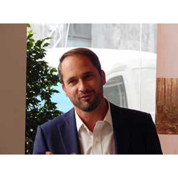 Cristiano Shaurli (Assessore regionale Risorse agricole e forestali) alla consegna del Premio Comunità Forestali Sostenibili alla vincitrice Legno Servizi di Tolmezzo - Roma 28/09/2016