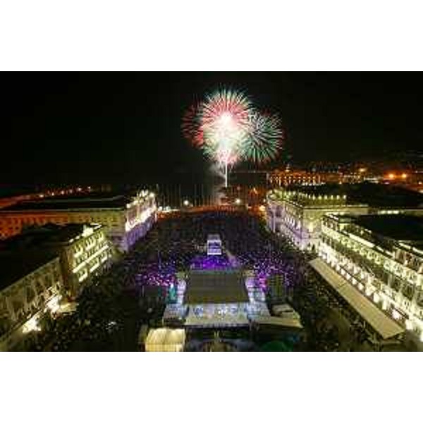 "The eve of the great start" della Barcolana, in piazza Unità - Trieste 11/10/2003 (Photo Carlo Borlenghi/SEA&SEE)