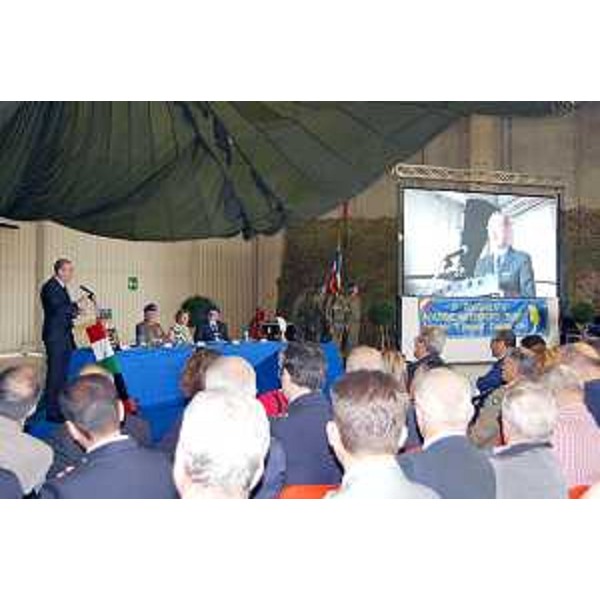 Sergio Bolzonello (Vicepresidente Regione FVG e assessore Attività produttive, Turismo e Cooperazione) interviene al 40° anniversario del 5° Reggimento "Rigel" dell'Aviazione Leggera dell'Esercito (ALE), all'Aeroporto Francesco Baracca - Casarsa della Delizia 30/09/2016