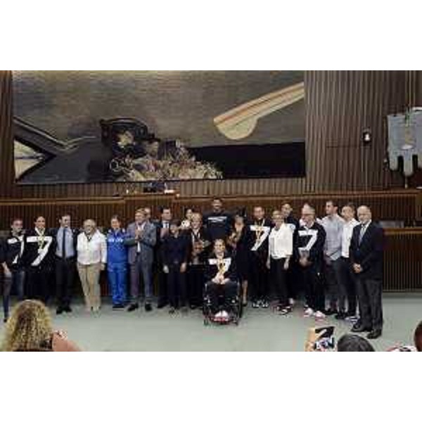 Debora Serracchiani (Presidente Regione Friuli Venezia Giulia) alla cerimonia di premiazione di atleti, tecnici, dirigenti, arbitri, giudici di gara del Friuli Venezia Giulia che hanno partecipato alle Olimpiadi e alle Paralimpiadi di Rio de Janeiro, in Consiglio regionale - Trieste 01/10/2016