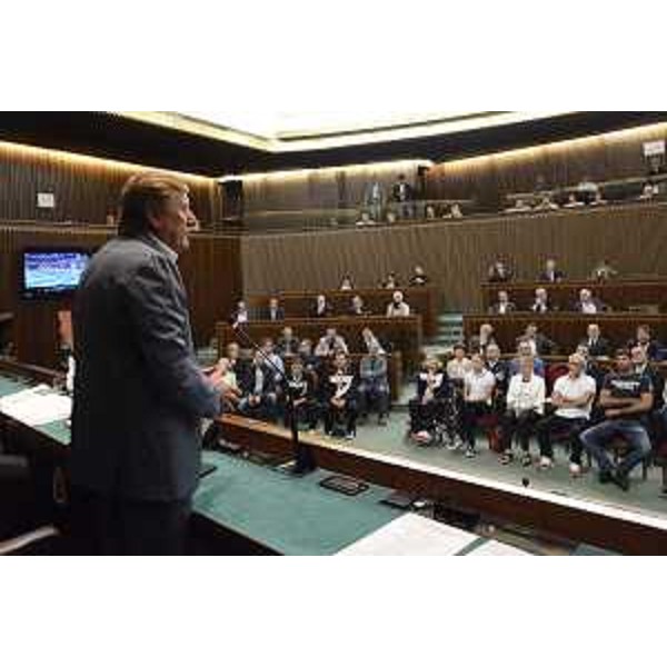 Giorgio Brandolin (Presidente CONI FVG) alla cerimonia di premiazione di atleti, tecnici, dirigenti, arbitri, giudici di gara del Friuli Venezia Giulia che hanno partecipato alle Olimpiadi e alle Paralimpiadi di Rio de Janeiro, in Consiglio regionale - Trieste 01/10/2016