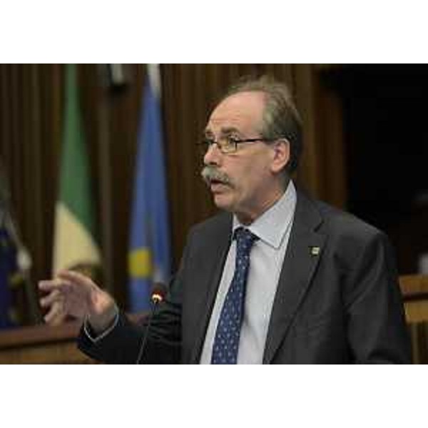 Gianni Torrenti (Assessore regionale Cultura, Sport e Solidarietà) in Consiglio regionale - Trieste 01/10/2016