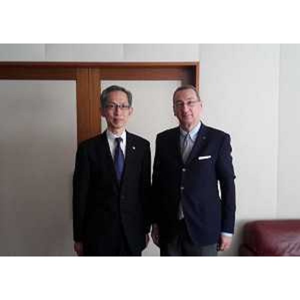 Toshiyuki Harada (Presidente Mangiarotti S.p.A. - Toshiba Corporation) e Sergio Bolzonello (Vicepresidente Regione FVG e assessore Attività produttive, Turismo e Cooperazione) nella sede dell'Ambasciata italiana - Tokyo 05/10/2016