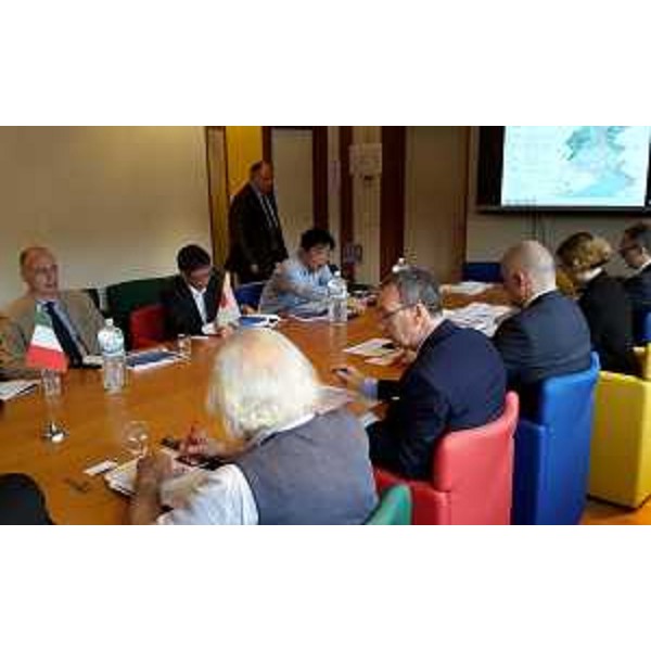 Sergio Bolzonello (Vicepresidente Regione FVG e assessore Attività produttive, Turismo e Cooperazione) incontra aziende giapponesi e Jetro (Ente governativo nipponico Promozione Commercio e Investimenti), nella sede dell'Ambasciata italiana - Tokyo 06/10/2016