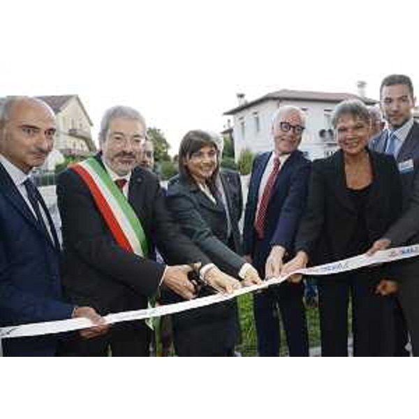 Furio Honsell (Sindaco Udine) e Debora Serracchiani (Presidente Regione Friuli Venezia Giulia) all'inaugurazione della nuova sede direzionale del Gruppo Porzio - Udine 06/10/2016