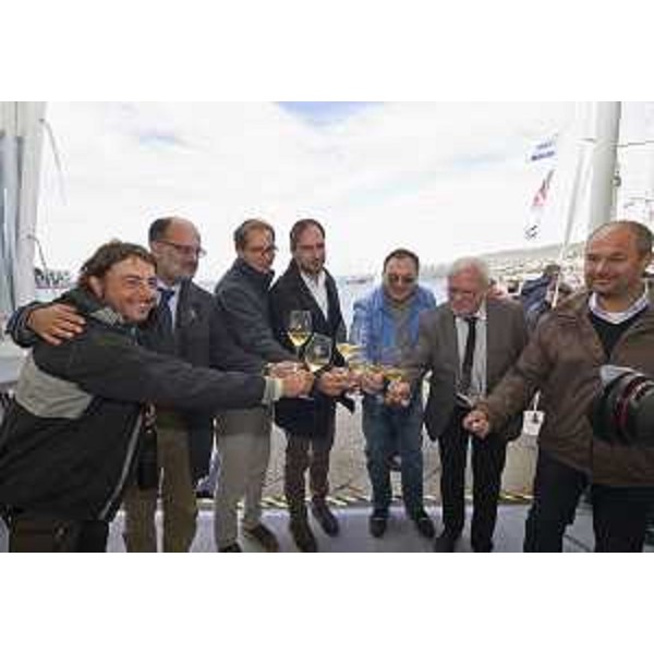 Paolo Stefanelli (Direttore generale Agenzia regionale sviluppo rurale / ERSA), Mitja Gialuz (Presidente Società Velica Barcola e Grignano) e Cristiano Shaurli (Assessore regionale Risorse agricole e forestali) all'inaugurazione dello stand dell'ERSA al Villaggio Barcolana - Trieste 07/10/2016