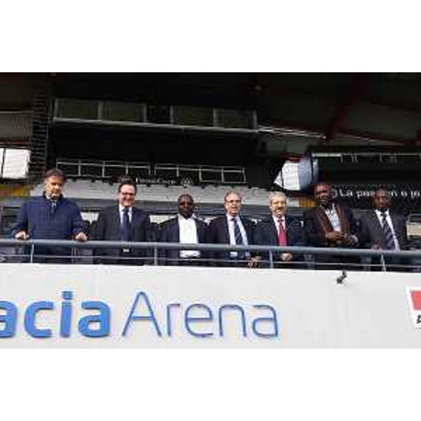 Alberto Rigotto e Franco Collavino (Direttori amministrativo e generale Udinese Calcio), Tombi A Roko Sidiki (Presidente Federcalcio Camerun), Gianni Torrenti (Assessore regionale Sport) e Furio Honsell (Sindaco Udine) allo Stadio Friuli - Udine 13/10/2016