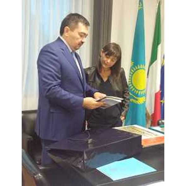 Sergey Nurtayev (Ambasciatore Repubblica Kazakhstan in Italia) e Debora Serracchiani (Presidente Regione Friuli Venezia Giulia) - Udine 14/10/2016