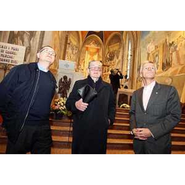 Riccardo Illy (Presidente Regione Friuli Venezia Giulia) nel Duomo di San Nicolò a Sacile con l'arciprete, don Graziano De Nardo e il parroco emerito mons. Pietro Mazzarotto . (Sacile 31/10/07)
