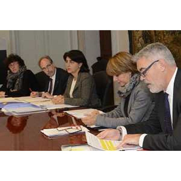 Gli assessori regionali Loredana Panariti (Lavoro, Formazione, Istruzione, Pari Opportunità, Politiche giovanili, Ricerca e Università), Gianni Torrenti (Cultura, Sport e Solidarietà), Mariagrazia Santoro (Infrastrutture e Territorio), Maria Sandra Telesca (Salute, Integrazione socio-sanitaria, Politiche sociali e Famiglia) e Paolo Panontin (Autonomie locali e Coordinamento Riforme, Comparto unico, Sistemi informativi, Caccia e Risorse ittiche, delegato Protezione civile) durante la riunione della Giunta del Friuli Venezia Giulia - Trieste 14/10/2016