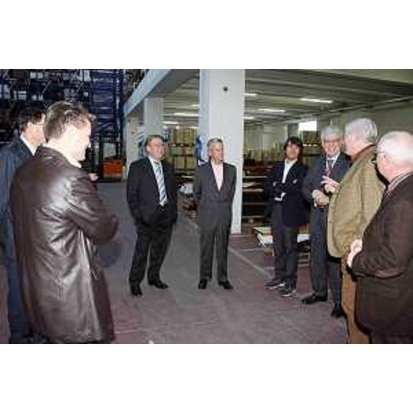 Riccardo Illy (Presidente Regione Friuli Venezia Giulia) visita lo stabilimento del Gruppo Santarossa, azienda del settore dell'arredamento, a Villanova di Prata (PN). (Pordenone 31/10/07)