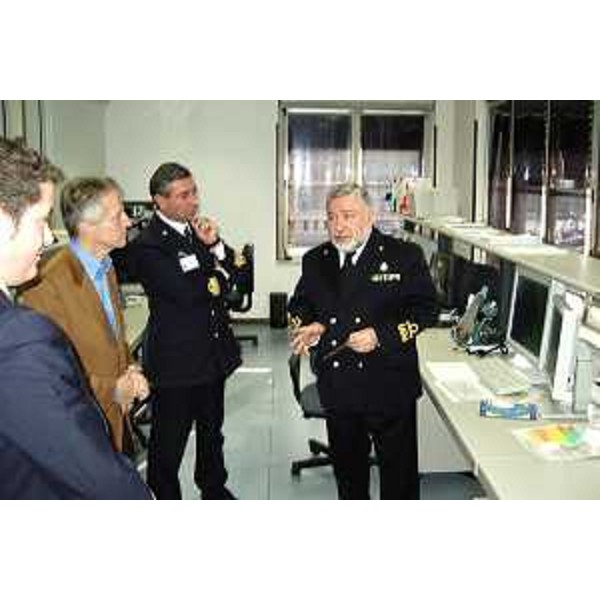 Riccardo Illy (Presidente Regione Friuli Venezia Giulia) visita la Capitaneria di Porto di Trieste (Trieste, 28/12/05)