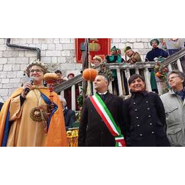 Fabio Di Bernardo (Sindaco Venzone) e Debora Serracchiani (Presidente Regione Friuli Venezia Giulia) alla Festa della Zucca - Venzone 23/10/2016