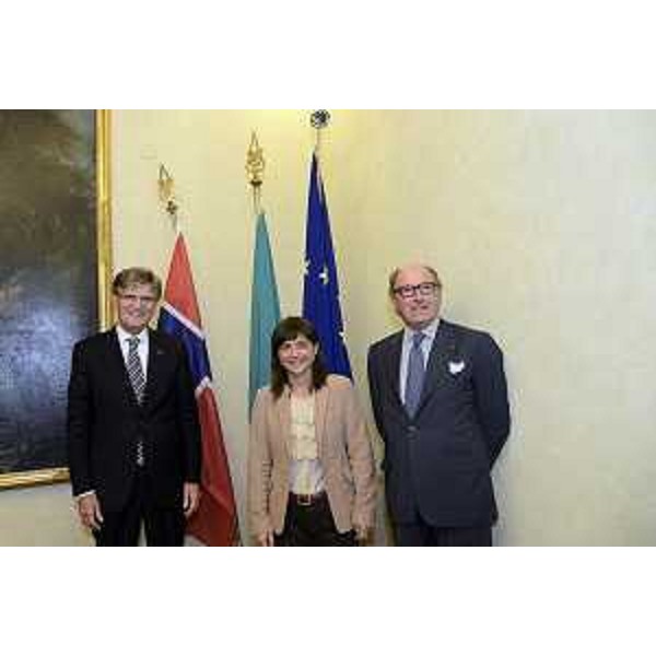 Bjoern Trygve Grydeland (Ambasciatore Regno di Norvegia a Roma), Debora Serracchiani (Presidente Regione Friuli Venezia Giulia) e Francesco Saverio Slocovich (Console onorario Norvegia a Trieste) - Trieste 24/10/2016