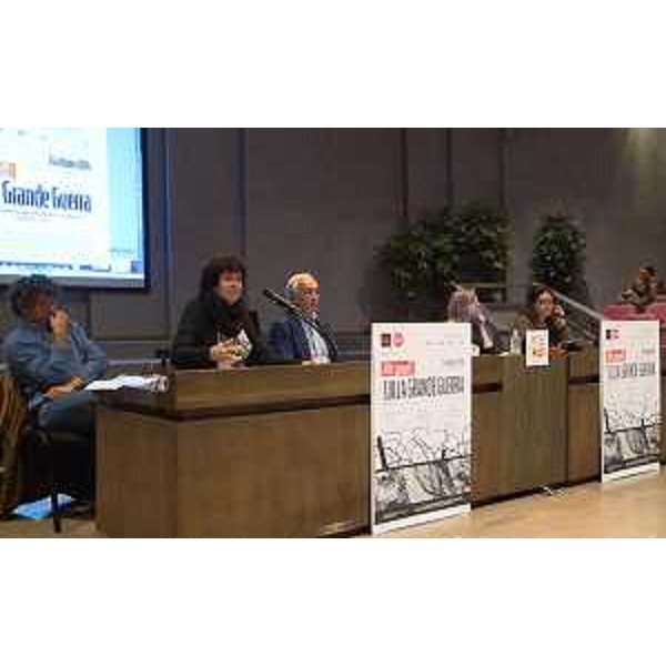 Loredana Panariti (Assessore regionale Lavoro, Formazione, Istruzione, Pari Opportunità, Politiche giovanili, Ricerca e Università) all'incontro "Altri sguardi sulla Grande Guerra", in occasione della LXXI Giornata internazionale delle Nazioni Unite - Gorizia 24/10/2016