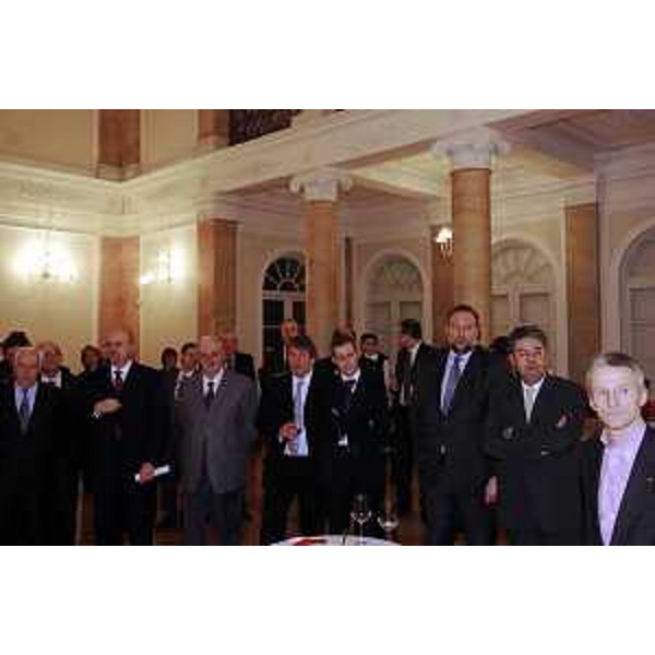 Riccardo Illy (Presidente Regione Friuli Venezia Giulia) e dirigenti regionali (Trieste, 23/12/05)