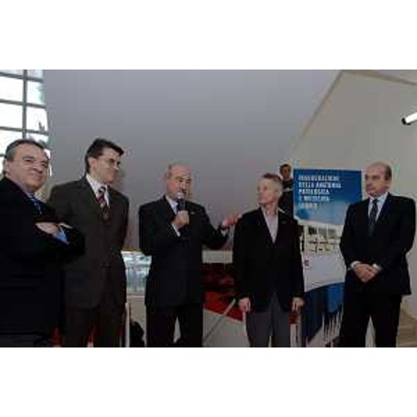 Riccardo Illy (Presidente Regione Friuli Venezia Giulia) ed Ezio Beltrame (Assessore Regionale alla salute e protezione sociale) alla inaugurazione della Anatomia Patologica e Medicina Legale di Cattinara (Trieste, 22/12/05)
