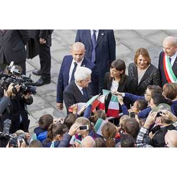 Sergio Mattarella (Presidente Repubblica Italiana), Debora Serracchiani (Presidente Regione Friuli Venezia Giulia), Annapaola Porzio (Prefetto Trieste) e Roberto Dipiazza (Sindaco Trieste) in piazza Unità d'Italia per le celebrazioni dell'anniversario del ritorno di Trieste alla Madrepatria (26 ottobre 1954) - Trieste 26/10/2016