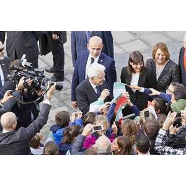 Sergio Mattarella (Presidente Repubblica Italiana), Debora Serracchiani (Presidente Regione Friuli Venezia Giulia) e Annapaola Porzio (Prefetto Trieste) in piazza Unità d'Italia per le celebrazioni dell'anniversario del ritorno di Trieste alla Madrepatria (26 ottobre 1954) - Trieste 26/10/2016