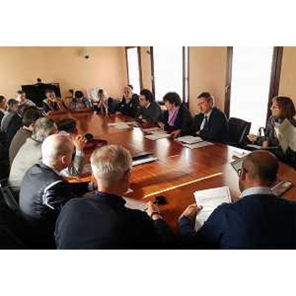 Loredana Panariti (Assessore regionale Lavoro e Formazione) e Nicola Manfren (Direttore centrale Lavoro, Formazione, Istruzione, Pari Opportunità, Politiche giovanili, Ricerca e Università Regione FVG) al Tavolo sulla crisi della Ideal Standard - Pordenone 27/10/2016