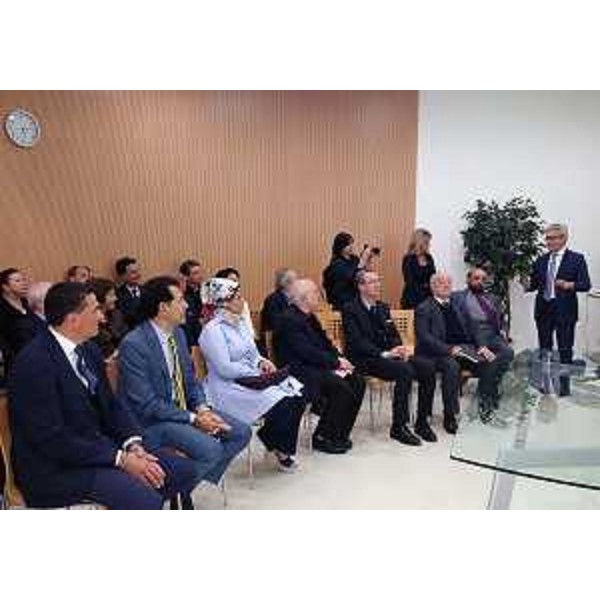 Sergio Bolzonello (Vicepresidente Regione Friuli Venezia Giulia e assessore Attività produttive) alla Electrolux Professional insieme alla delegazione di ambasciatori presso la Santa Sede - Pordenone 28/10/2016
