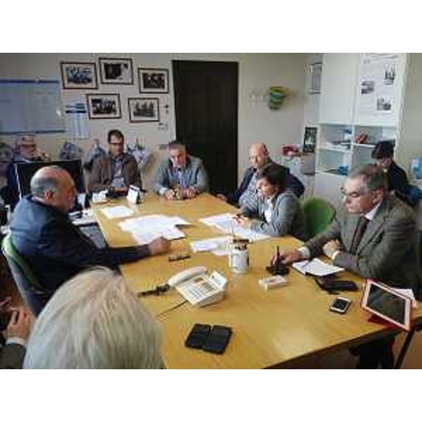 Debora Serracchiani (Presidente Regione Friuli Venezia Giulia) incontra Pietro Gerometta (Sindaco Vito d'Asio) e la Giunta comunale in Municipio - Vito d'Asio 31/10/2016