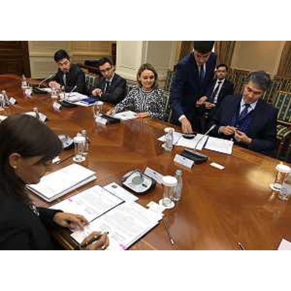 Debora Serracchiani (Presidente Regione Friuli Venezia Giulia) e Asset Issekeshev (Sindaco Astana) alla sigla del Memorandum d'intesa tra FVG e Kazakistan - Astana 03/11/2016