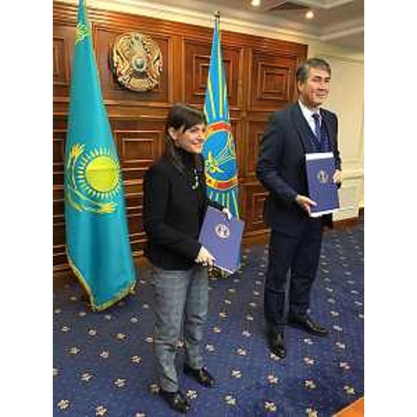 Debora Serracchiani (Presidente Regione Friuli Venezia Giulia) e Asset Issekeshev (Sindaco Astana) - Astana 03/11/2016