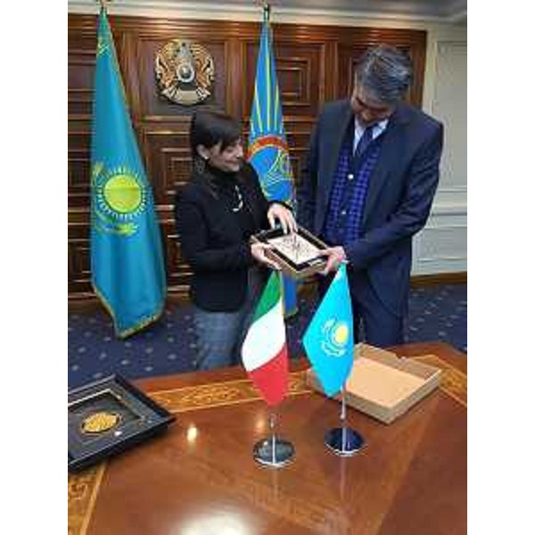 Debora Serracchiani (Presidente Regione Friuli Venezia Giulia) e Asset Issekeshev (Sindaco Astana) - Astana 03/11/2016