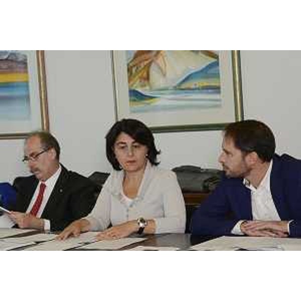 Gli assessori regionali Gianni Torrenti (Cultura, Sport e Solidarietà), Mariagrazia Santoro (Infrastrutture e Territorio) e Cristiano Shaurli (Risorse agricole e forestali) durante la riunione della Giunta del FVG - Udine 04/11/2016