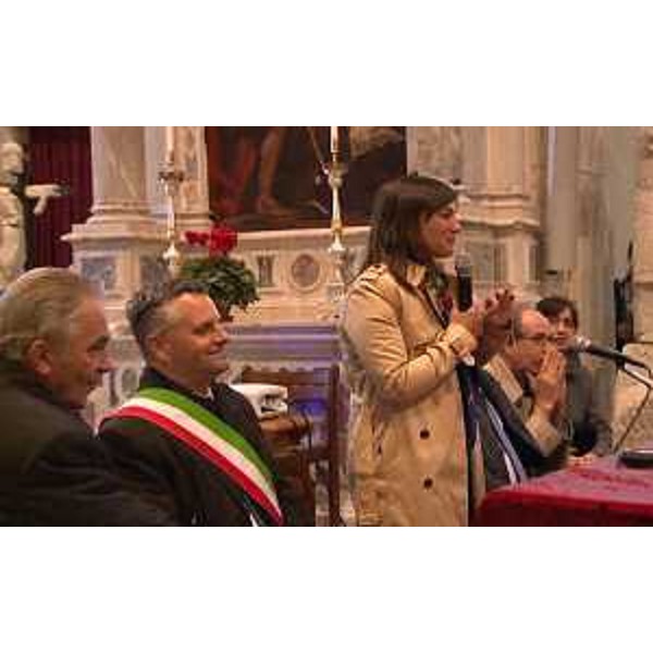 Debora Serracchiani (Presidente Regione Friuli Venezia Giulia) alla cerimonia per il completamento del restauro delle statue dei dodici Apostoli, posizionate sul tetto del Duomo di Sant'Andrea prima del terremoto del 1976 - Venzone 05/11/2016