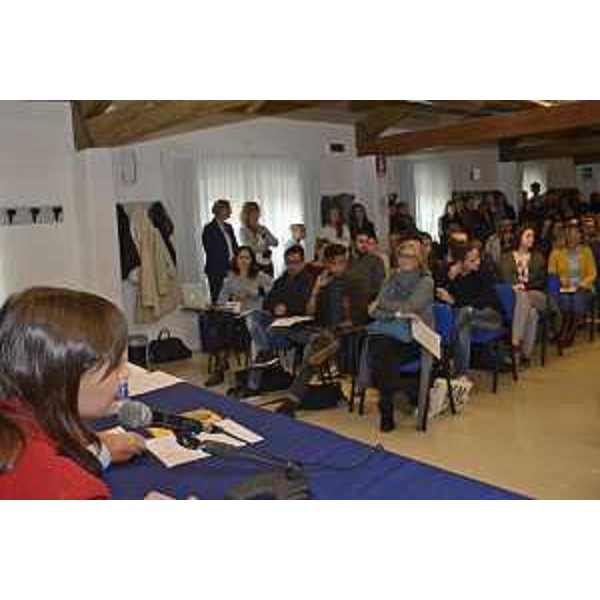 Debora Serracchiani (Presidente Regione Friuli Venezia Giulia) partecipa a un role play con studenti del Corso di Relazioni pubbliche, nella sede dell'Università di Udine - Gorizia 07/11/2016