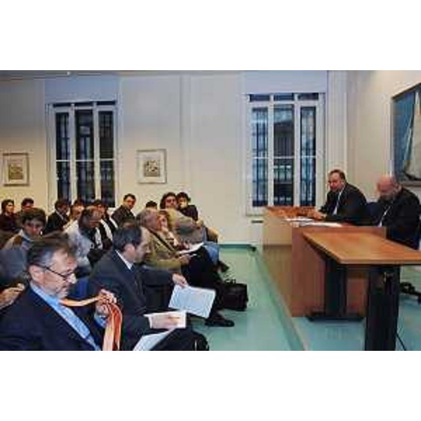 Roberto Cosolini (Assessore Regionale al lavoro, formazione, università e ricerca) ed Enrico Bertossi Assessore Regionale alle attività produttive) a tavolo Ferriera Trieste (Trieste, 12/12/05)