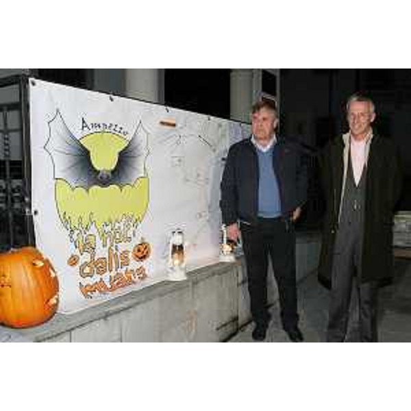 Riccardo Illy (Presidente Regione Friuli Venezia Giulia) interviene all'apertura della "Not dalis Muars" ad Ampezzo. (Ampezzo 01/11/07)