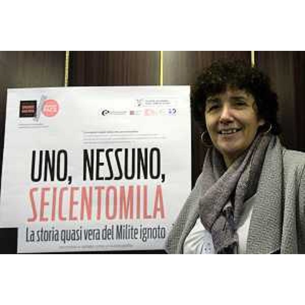 Loredana Panariti (Assessore regionale Lavoro, Formazione, Istruzione, Pari Opportunità, Politiche giovanili, Ricerca e Università) all'evento "Uno, nessuno, seicentomila. La storia quasi vera del Milite ignoto, raccontata e cantata come un'autobiografia" - Gorizia 22/11/2016