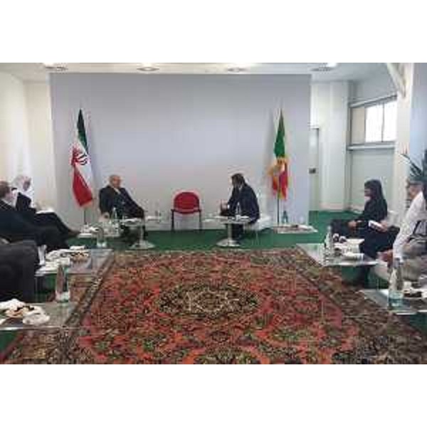 Mohammad Rezá Nematzadé (Ministro Industria, Miniere e Commercio Repubblica Islamica Iran), Carlo Calenda (Ministro Sviluppo economico) e Debora Serracchiani (Presidente Regione Friuli Venezia Giulia) all'apertura dell'Iran Country presentation - Fiera di Roma 22/11/2016