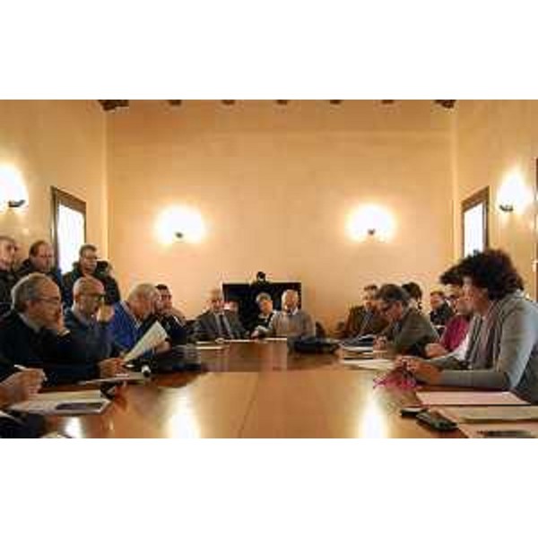 Loredana Panariti (Assessore regionale Lavoro, Formazione) alla firma del Protocollo a favore della rioccupazione degli ex lavoratori dell'Ideal Standard di Orcenico, con rappresentanti sindacali e datoriali - Pordenone 22/11/2016