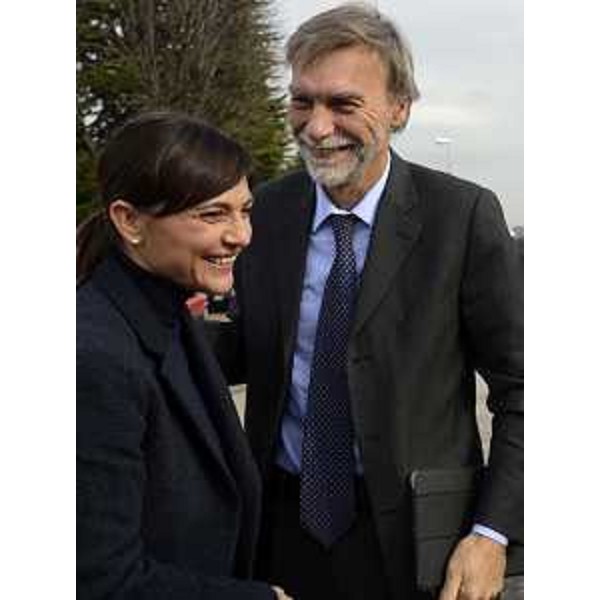 Debora Serracchiani (Presidente Regione Friuli Venezia Giulia) e Graziano Delrio (Ministro Infrastrutture e Trasporti) alla posa della prima pietra del terzo lotto della terza corsia dell'Autostrada A4, tratto Alvisopoli-Gonars - Ronchis (UD) 23/11/2016