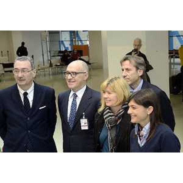 Sergio Bolzonello (Vicepresidente Regione FVG e assessore Attività produttive, Turismo e Cooperazione), Antonio Marano (Presidente Aeroporto FVG), Isabella De Monte (Parlamentare europea), Livio Vecchiet (Sindaco Ronchi) e Debora Serracchiani (Presidente Regione Friuli Venezia Giulia) all'inaugurazione della nuova area partenze "Trieste Airport" all'Aeroporto Friuli Venezia Giulia - Ronchi dei Legionari 25/11/2016